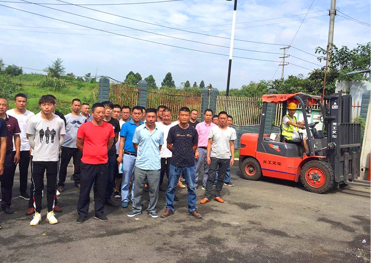 凯奇 叉车 上下坡
